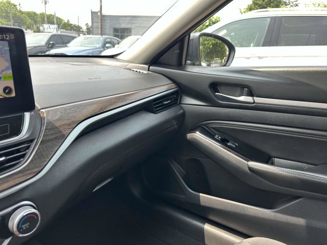 2023 Nissan Altima 2.5 SV Image 30 of 45