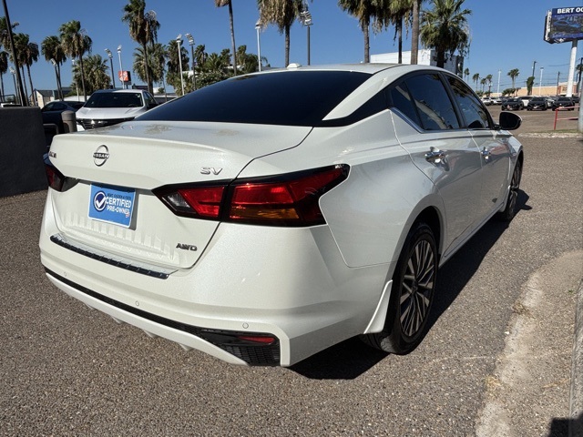 Vehicle image 4 of 22