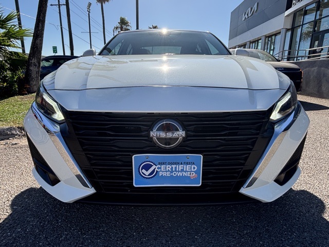 Vehicle image 2 of 22
