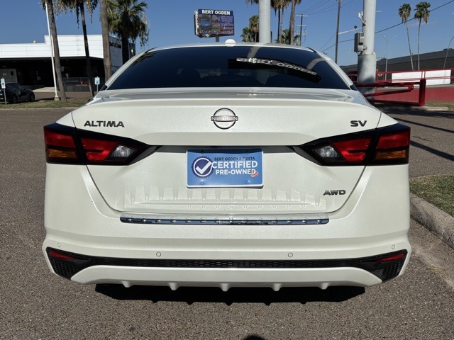 Vehicle image 5 of 22