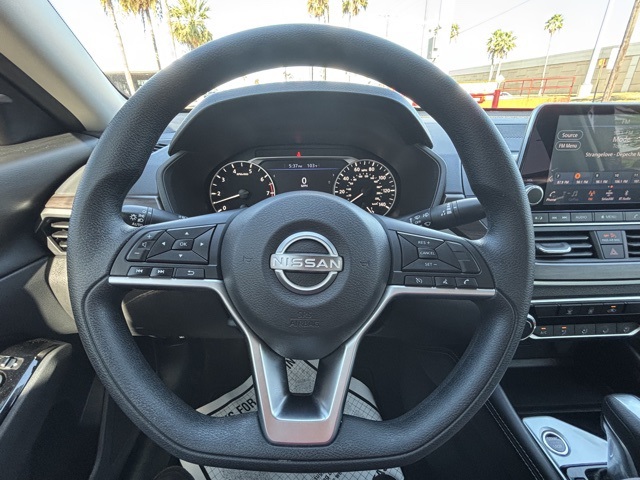Vehicle image 20 of 22