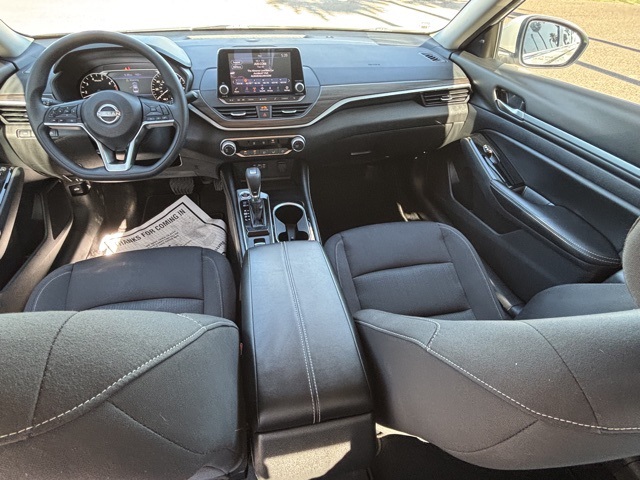 Vehicle image 13 of 22