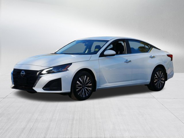 2023 Nissan Altima 2.5 SV Image 1 of 35
