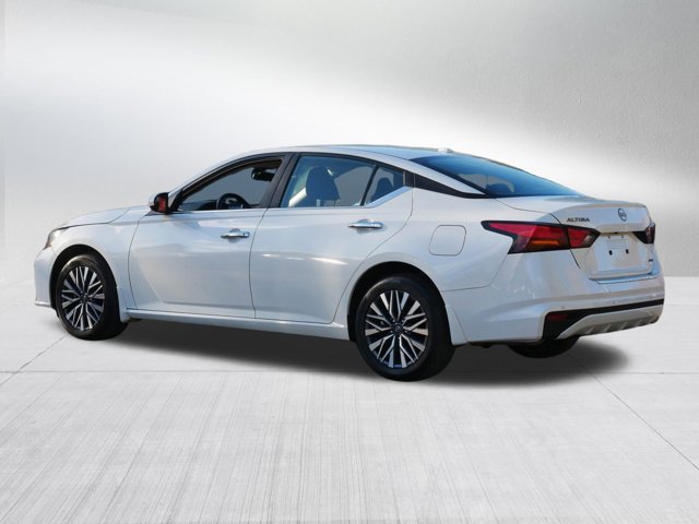 2023 Nissan Altima 2.5 SV Image 7 of 35