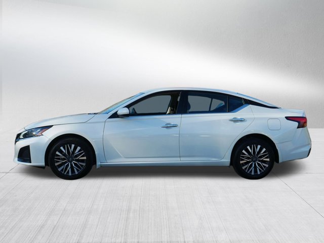 2023 Nissan Altima 2.5 SV Image 8 of 35