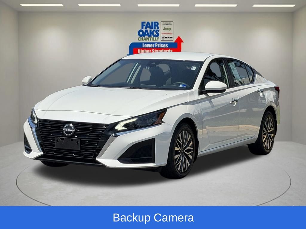 2023 Nissan Altima 2.5 SV Image 1 of 33