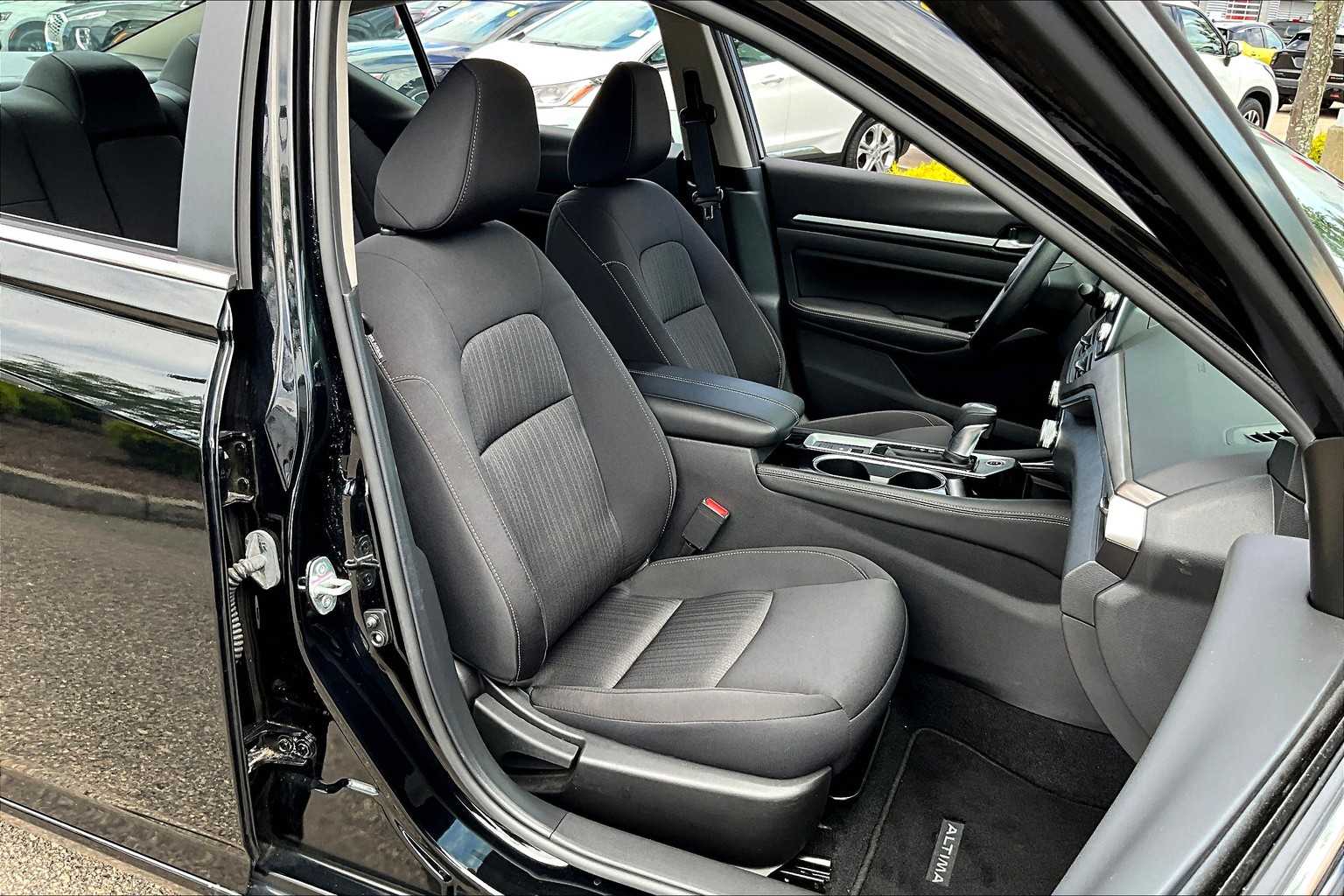 2023 Nissan Altima 2.5 SV Image 11 of 33