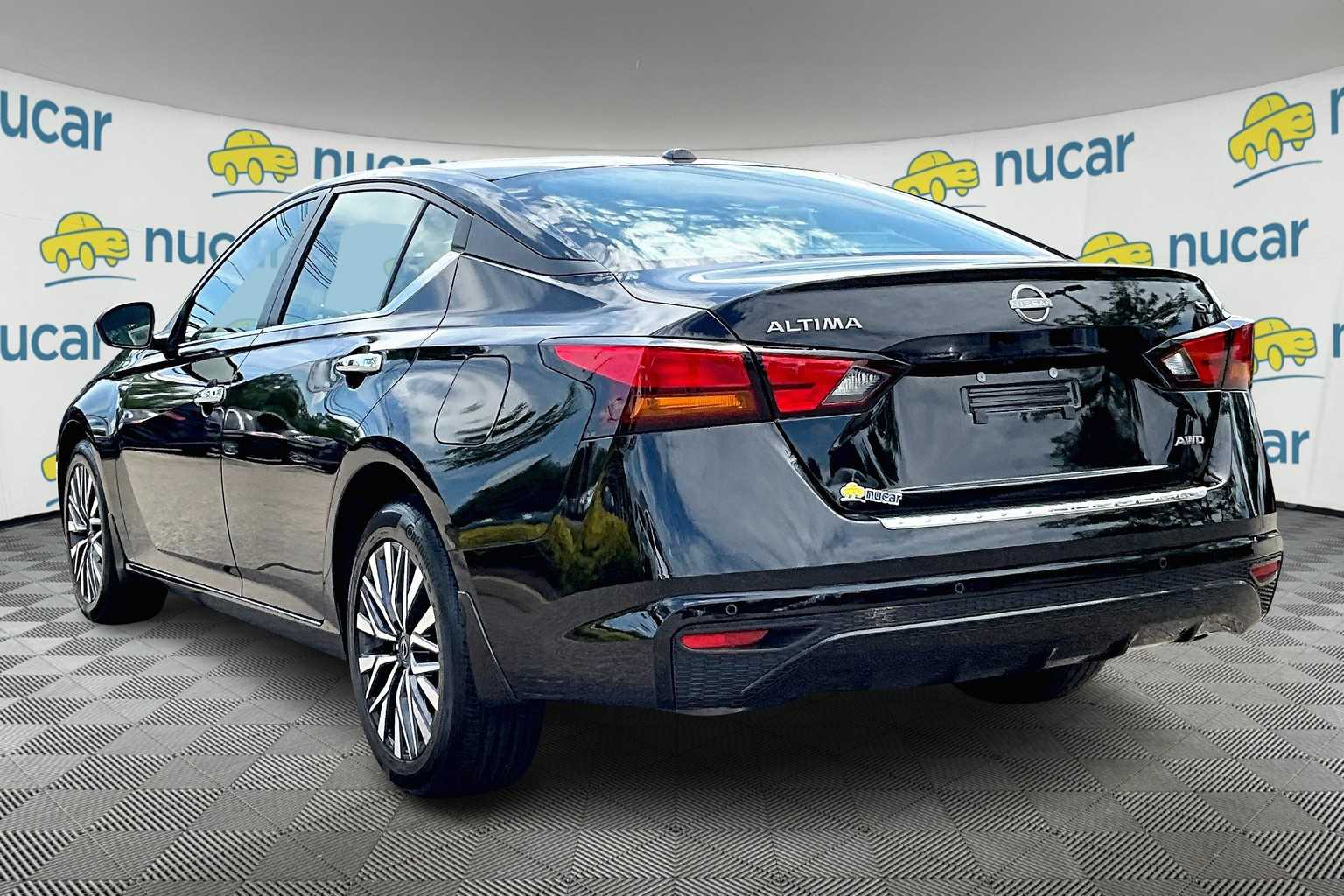 2023 Nissan Altima 2.5 SV Image 5 of 33