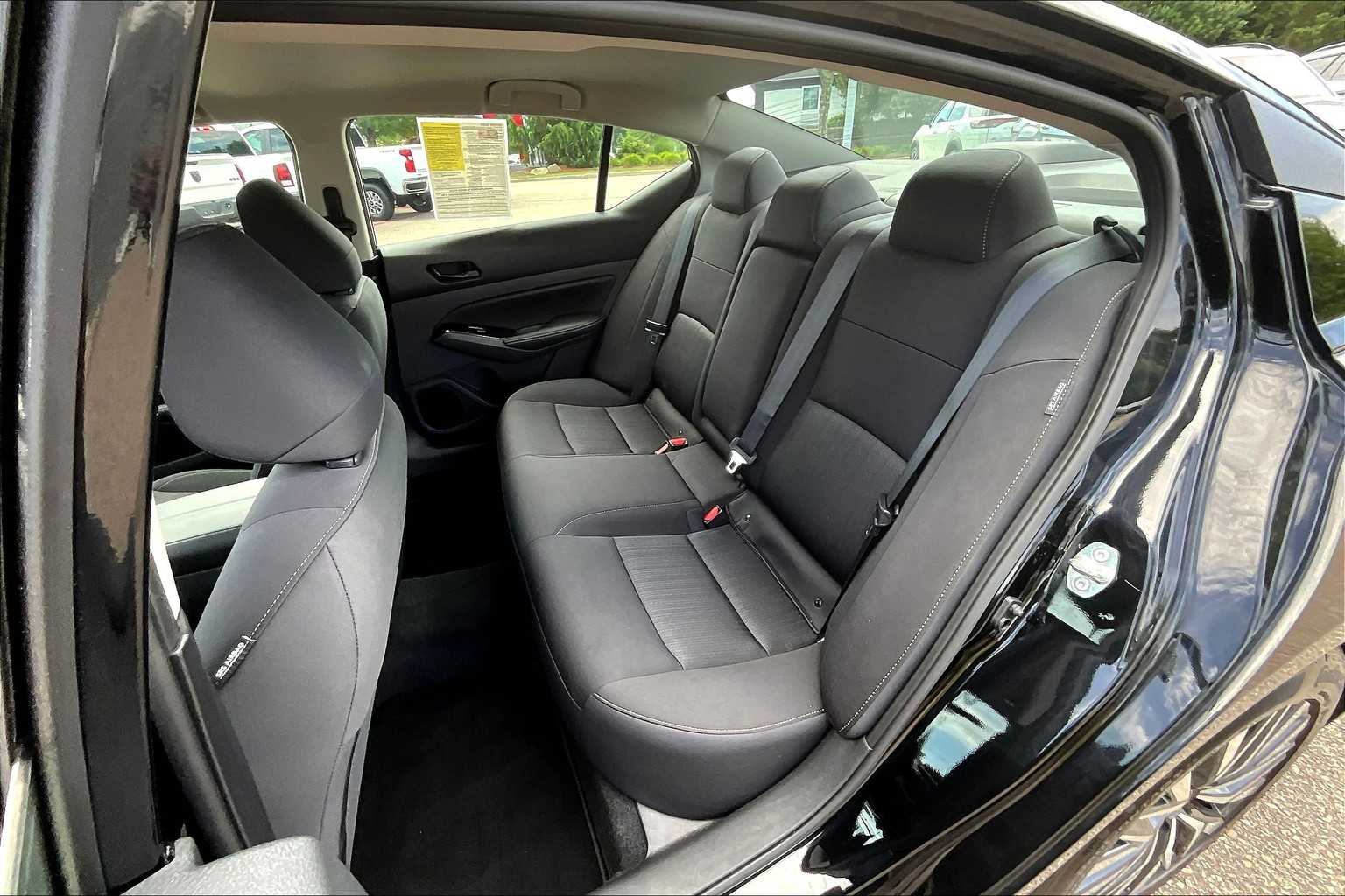 2023 Nissan Altima 2.5 SV Image 12 of 33