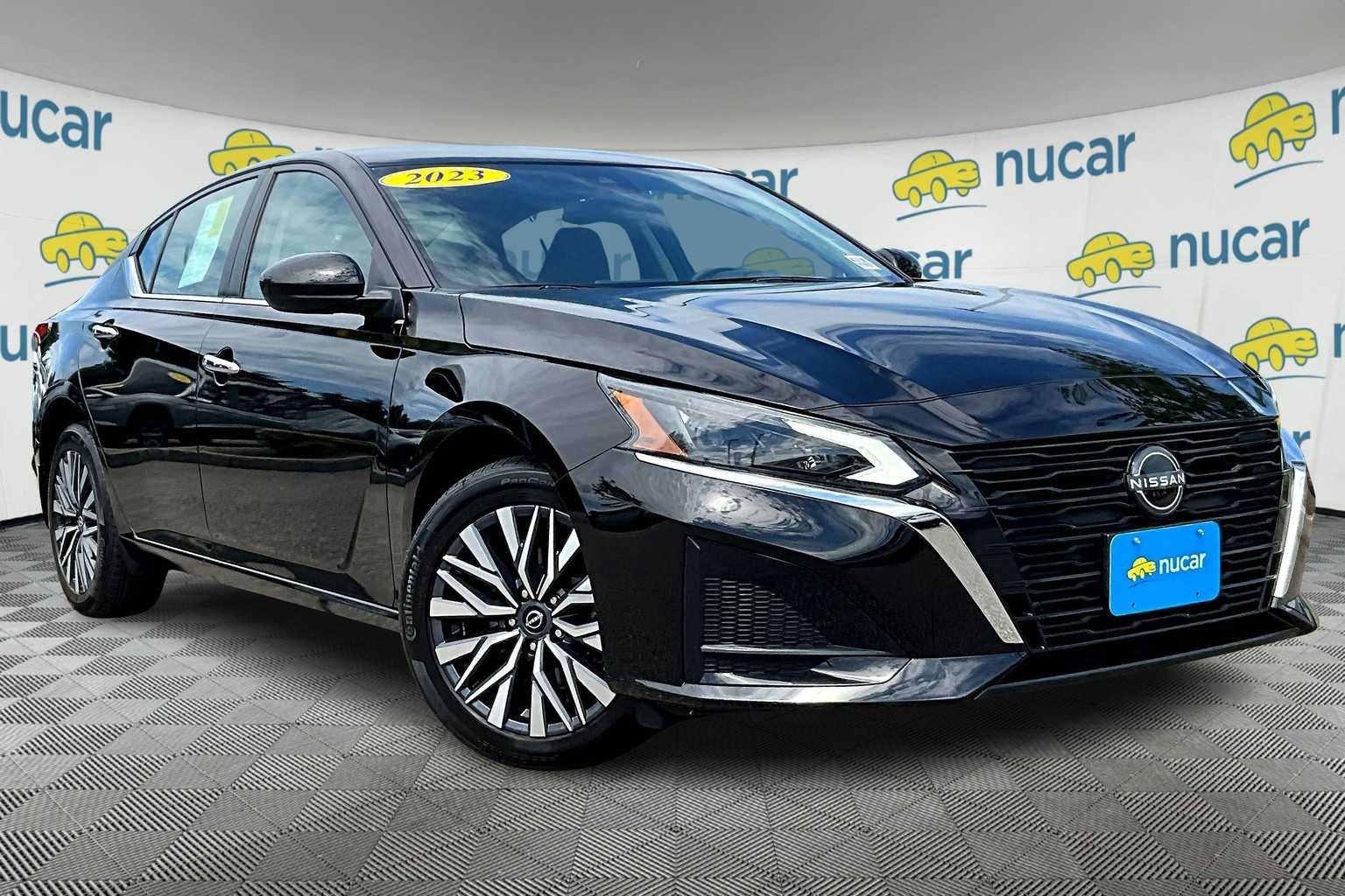 2023 Nissan Altima 2.5 SV Image 3 of 33