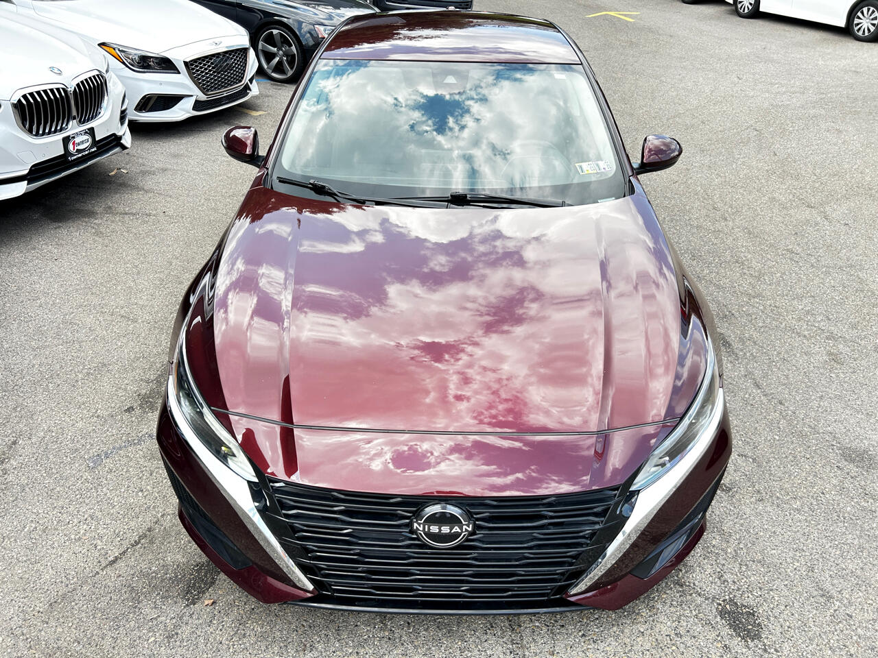 2023 Nissan Altima 2.5 SV Image 2 of 58