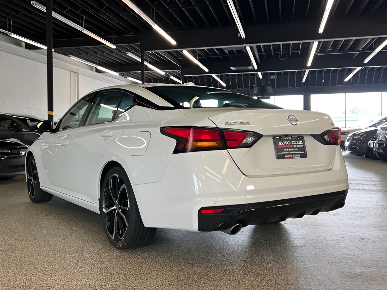 2023 Nissan Altima 2.5 SR Image 27 of 28