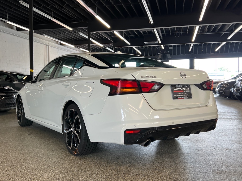 2023 Nissan Altima 2.5 SR Image 4 of 28