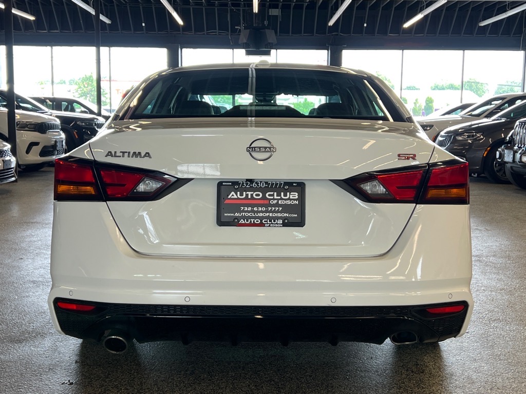 2023 Nissan Altima 2.5 SR Image 5 of 28