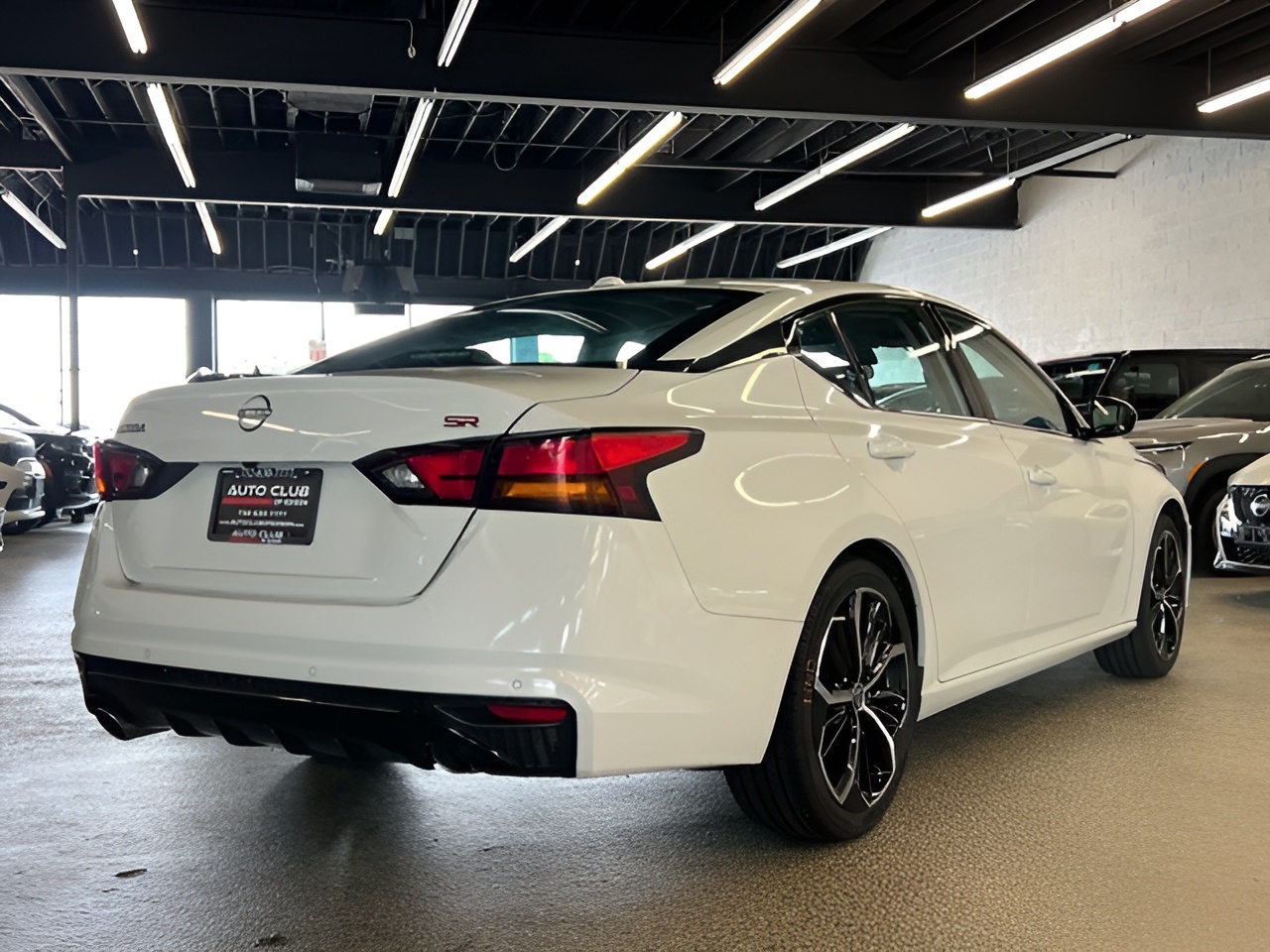 2023 Nissan Altima 2.5 SR Image 26 of 28