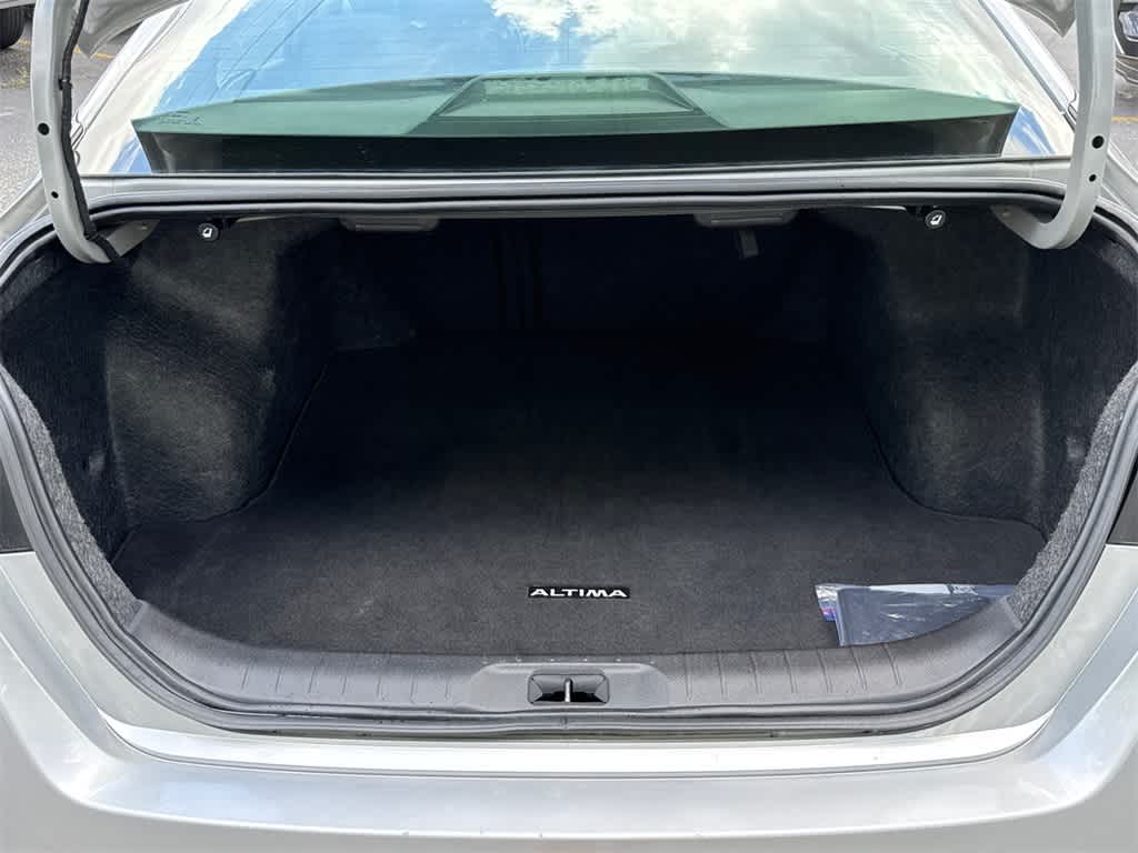 Vehicle image 10 of 31