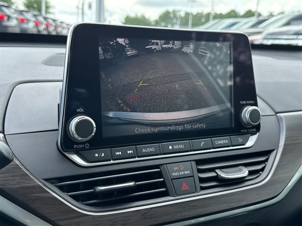 Vehicle image 19 of 31