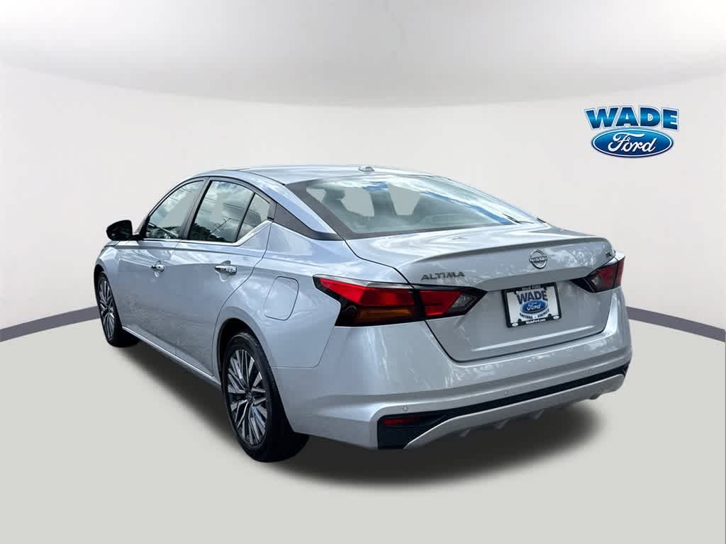 Vehicle image 7 of 31