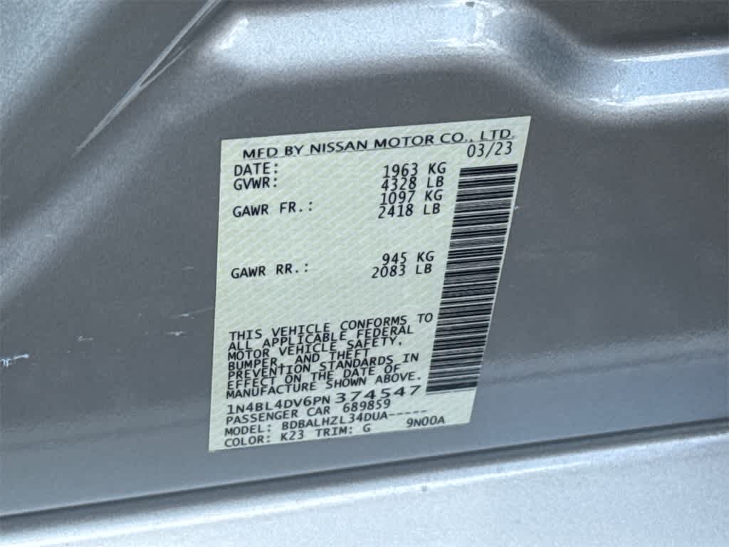 Vehicle image 27 of 31