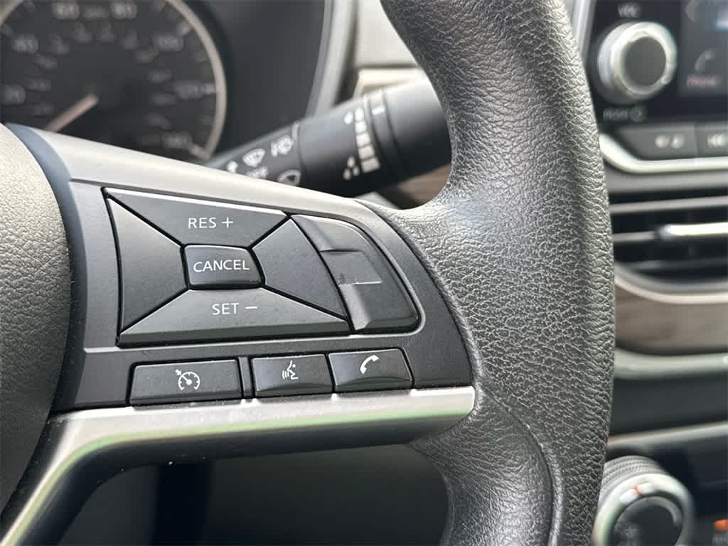 Vehicle image 23 of 31
