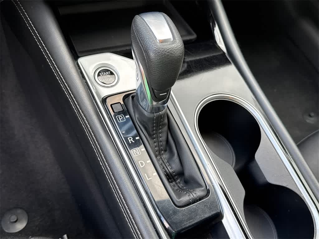Vehicle image 22 of 31