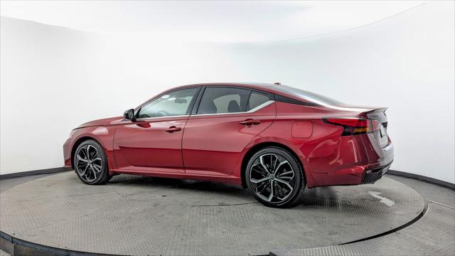 2023 Nissan Altima 2.5 SR Image 8 of 31