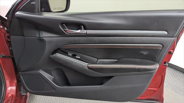 2023 Nissan Altima 2.5 SR Image 23 of 31