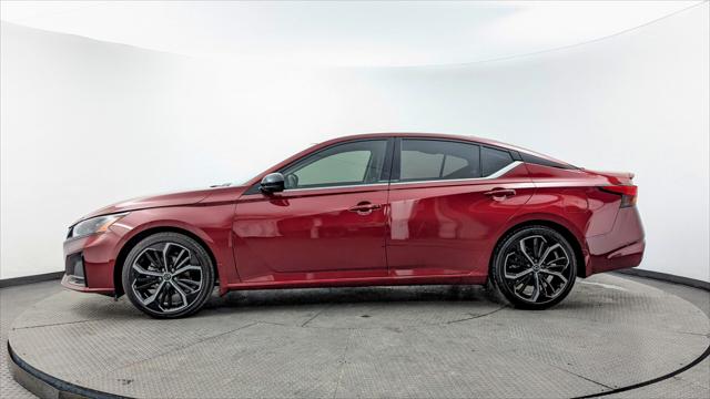 2023 Nissan Altima 2.5 SR Image 9 of 31