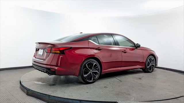 2023 Nissan Altima 2.5 SR Image 6 of 31