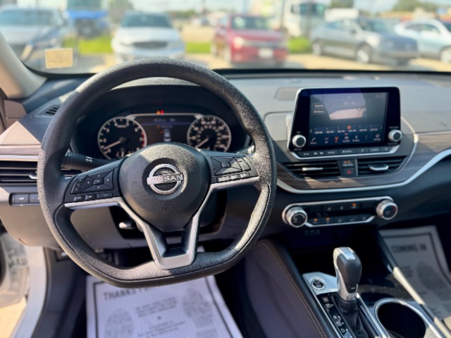 2023 Nissan Altima 2.5 SV Image 10 of 12