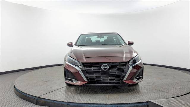 2023 Nissan Altima 2.5 SV Image 3 of 30