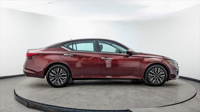 2023 Nissan Altima 2.5 SV Image 5 of 30