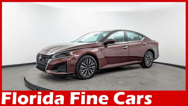 2023 Nissan Altima 2.5 SV Image 1 of 30