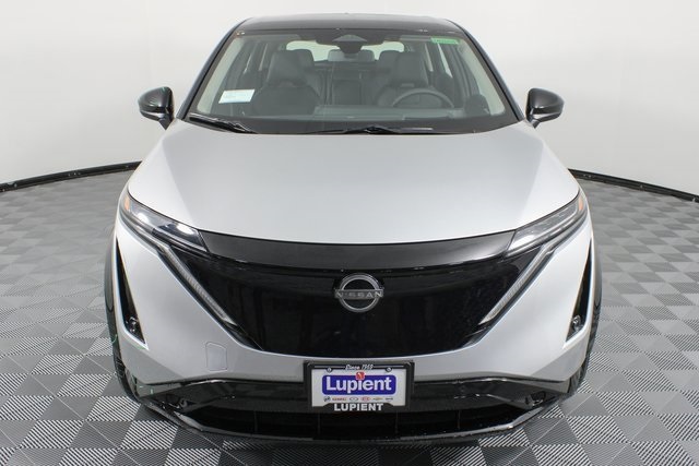 Vehicle image 9 of 27