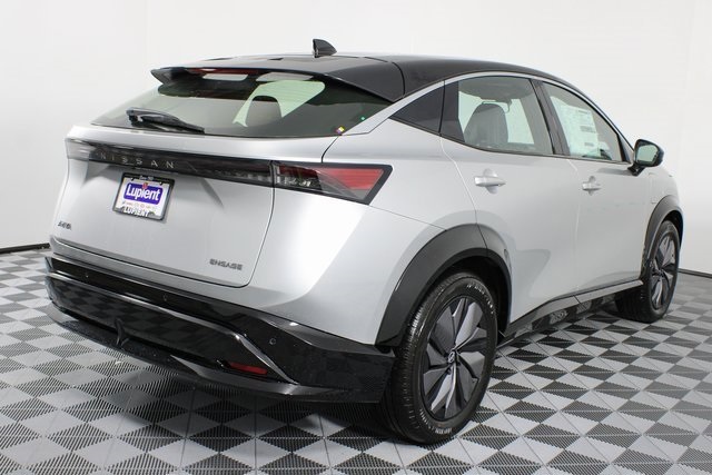 Vehicle image 2 of 27