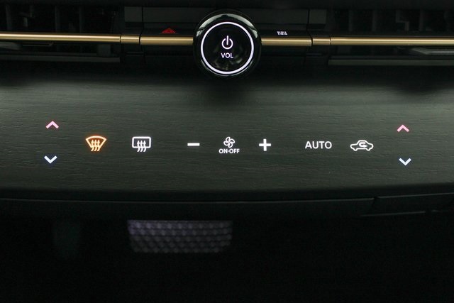 Vehicle image 21 of 27