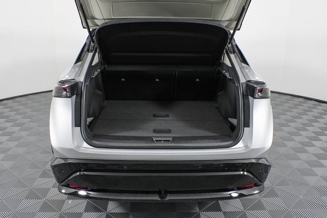 Vehicle image 4 of 27