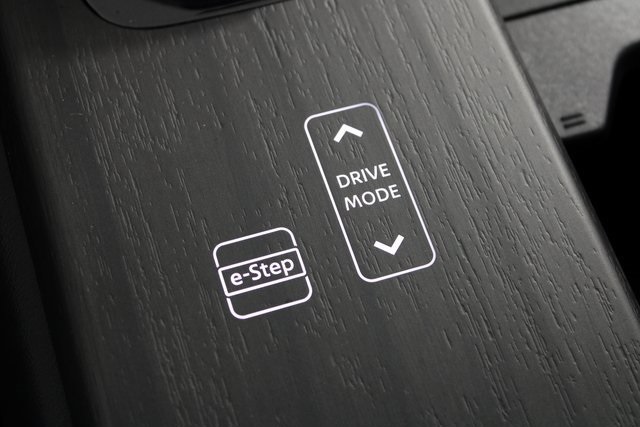Vehicle image 22 of 27