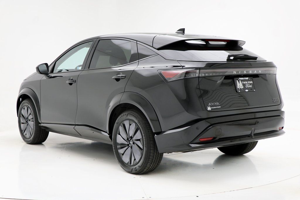 Vehicle image 6 of 24
