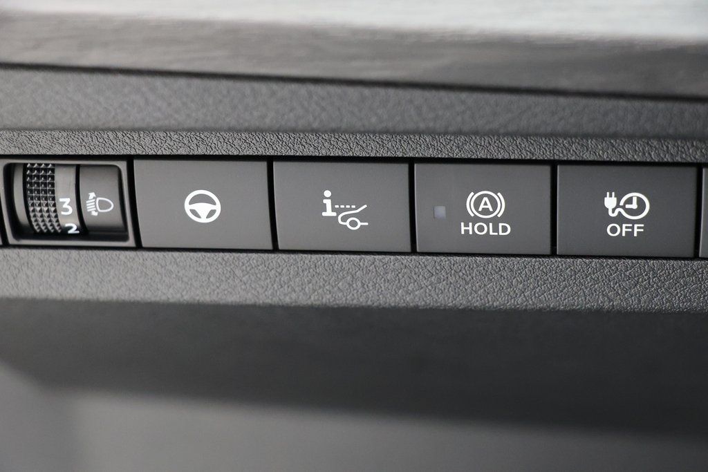 Vehicle image 22 of 24