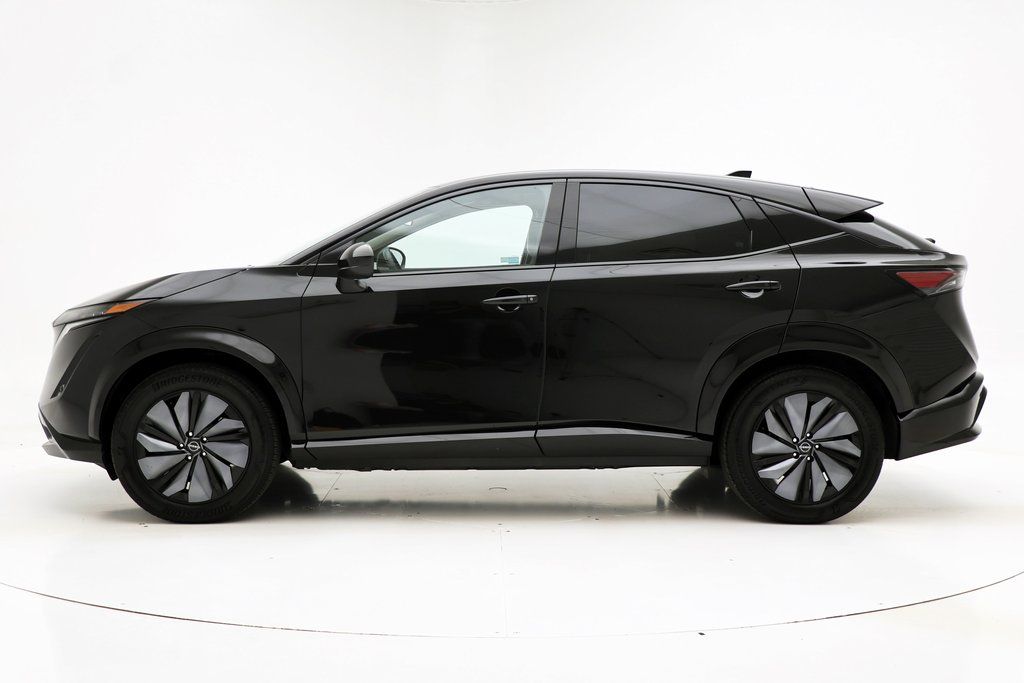 Vehicle image 5 of 24