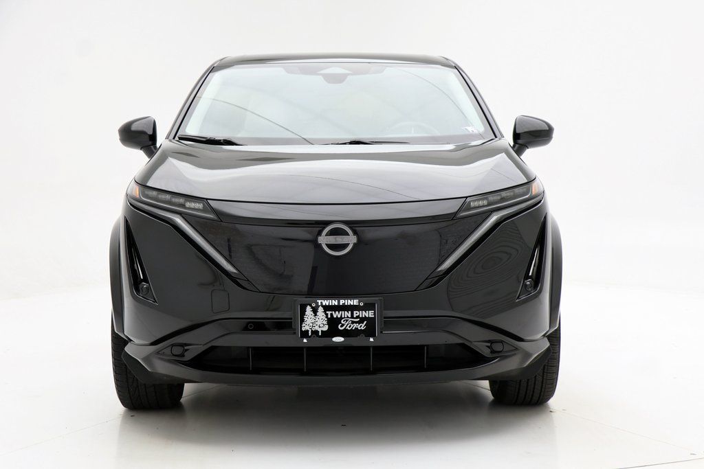 Vehicle image 3 of 24