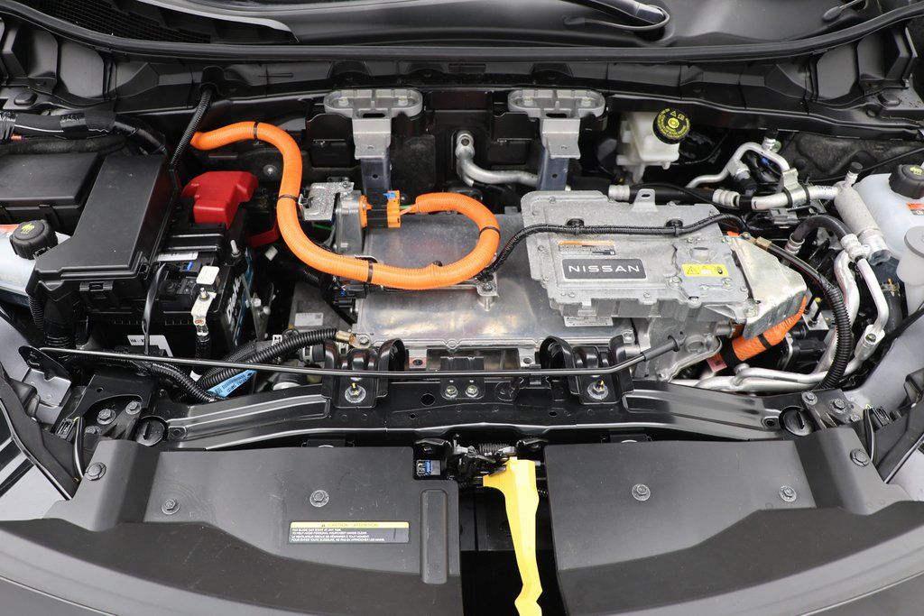 Vehicle image 23 of 24