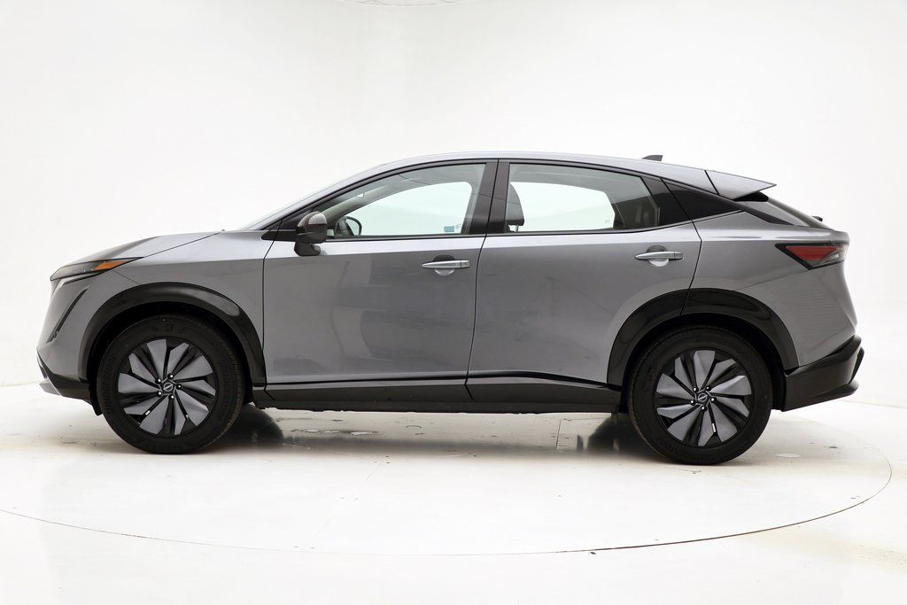 Vehicle image 5 of 24
