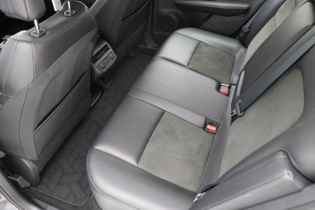 Vehicle image 10 of 24