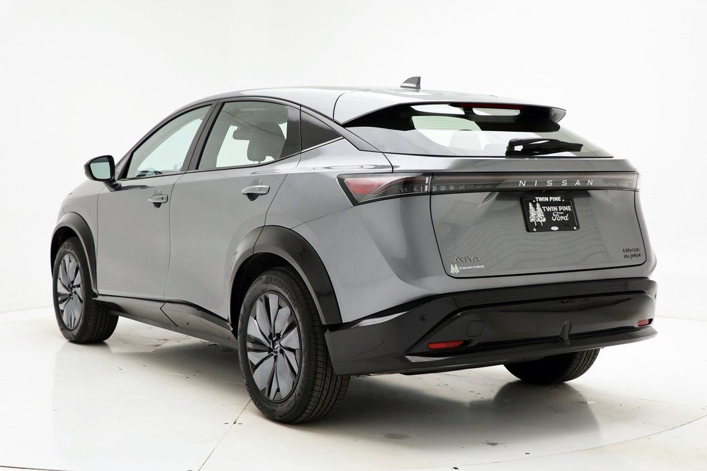 Vehicle image 6 of 24