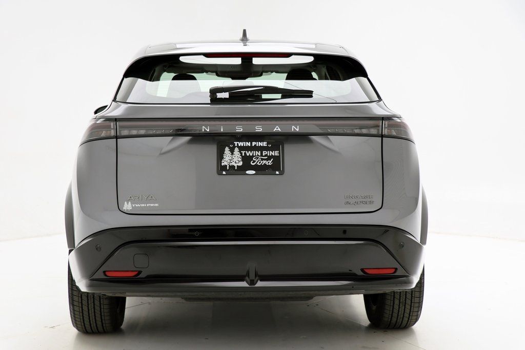 Vehicle image 7 of 24