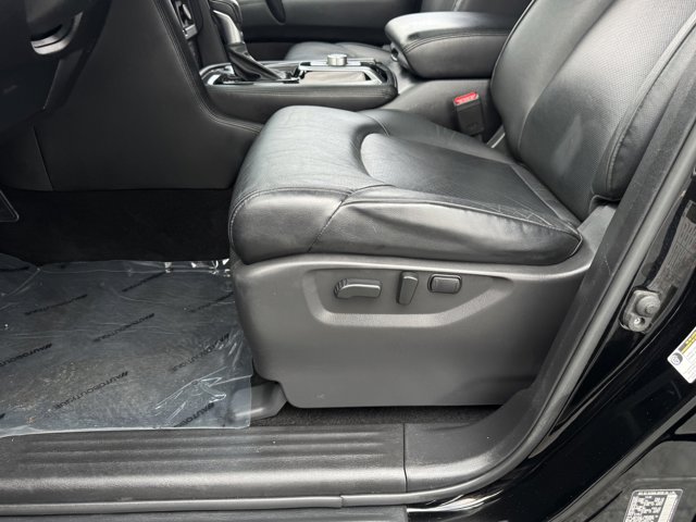Vehicle image 41 of 42