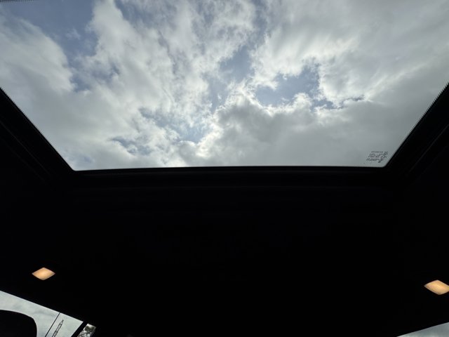 Vehicle image 39 of 42