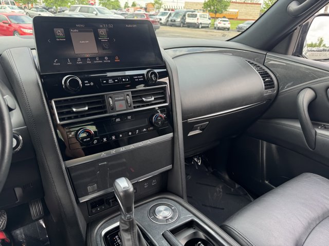 Vehicle image 26 of 42